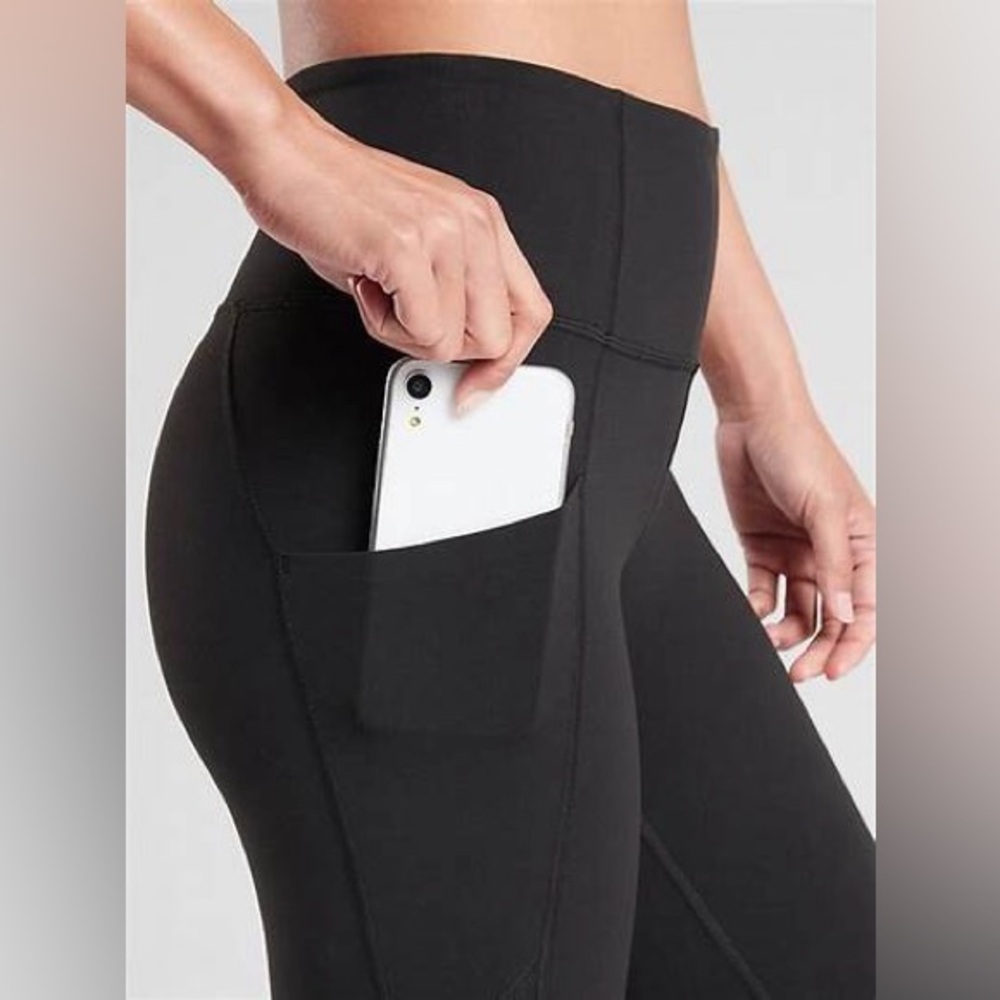 Athleta Salutation Stash Pocket Tight